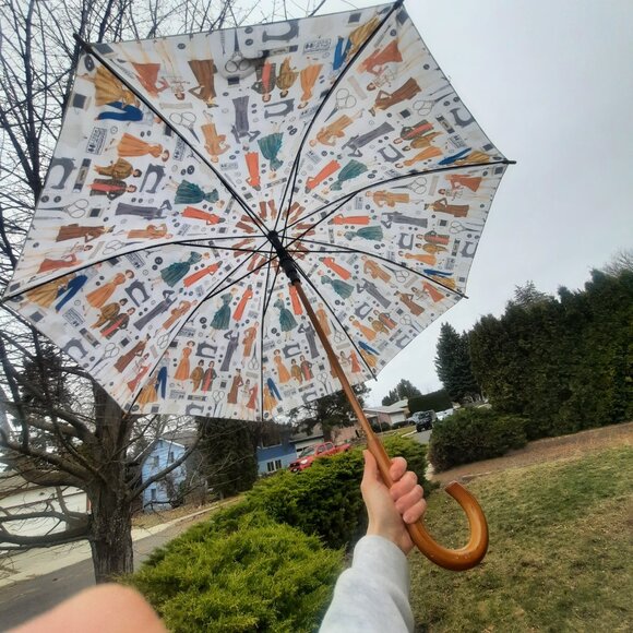 Vintage Simplicity Pattern Umbrella All Over Print w/ Wood Handle - Picture 5 of 5